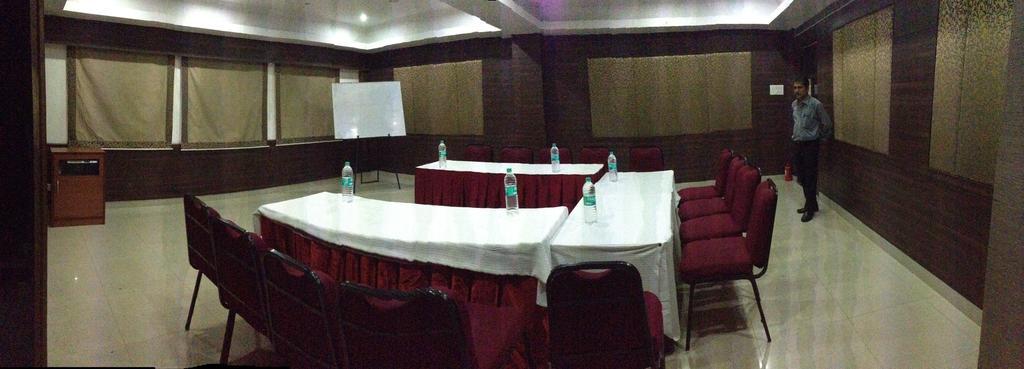 Hotel Thulashi Park Chennai Exterior photo