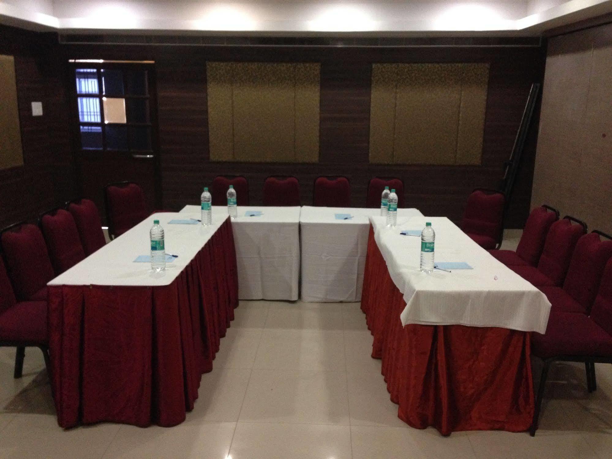 Hotel Thulashi Park Chennai Exterior photo