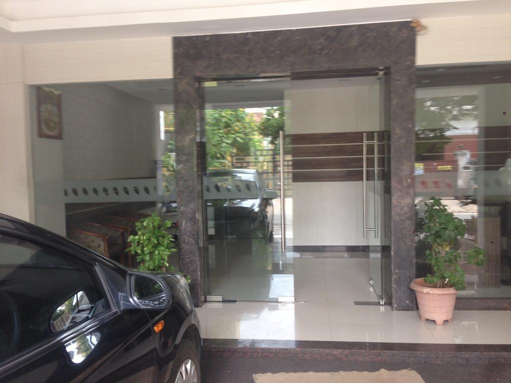 Hotel Thulashi Park Chennai Exterior photo